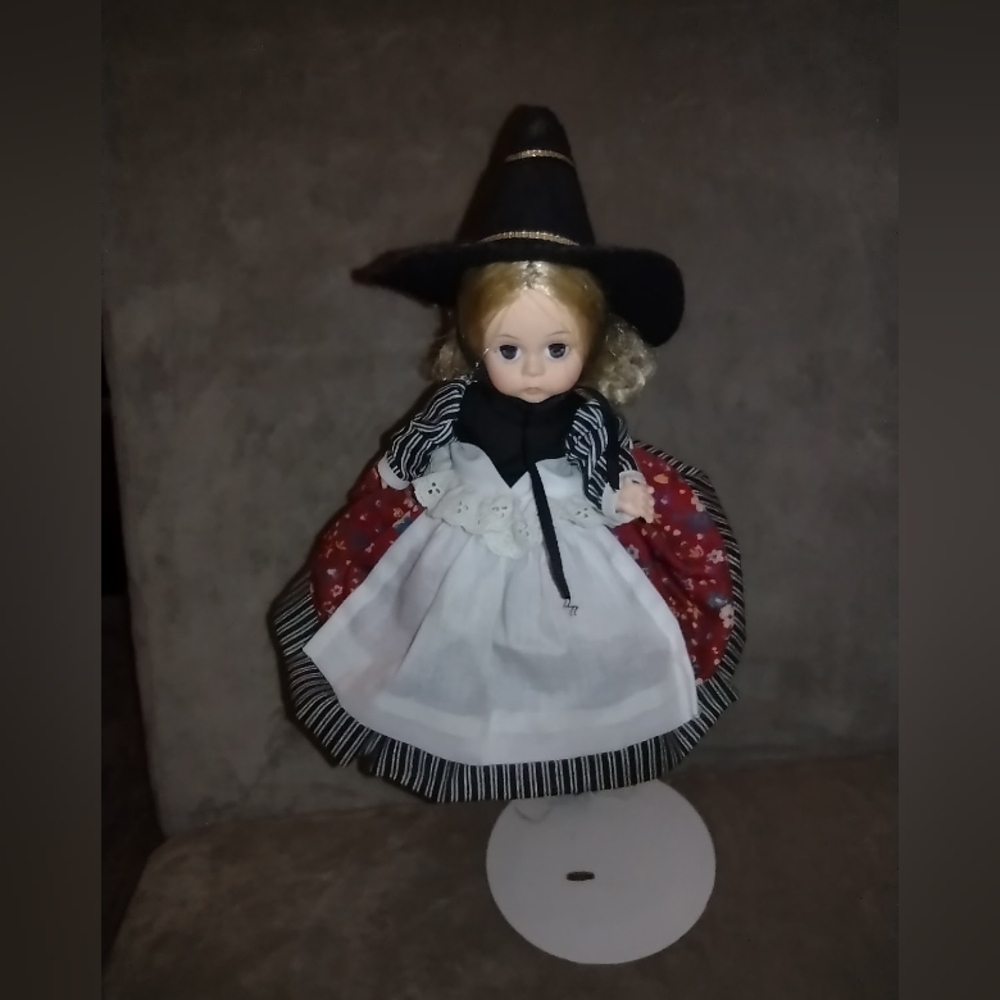 Madame Alexander Doll, Mother Goose #427 8" Storyland Series with stand, Vintage